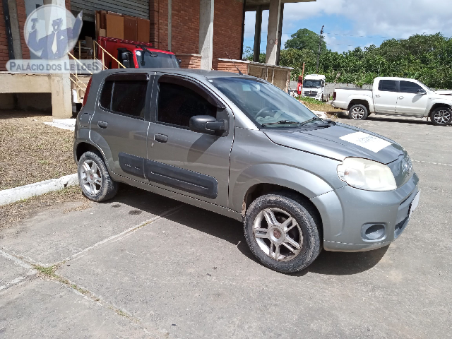 FIAT UNO VIVACE 1.0 2013