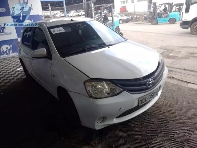 TOYOTA/ETIOS HB X 2015